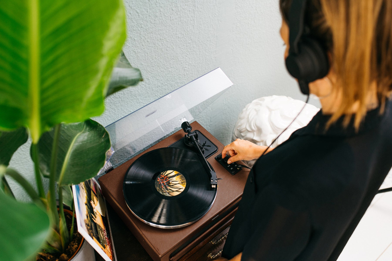 Lenco LS-430BN Turntable With Built-In Speakers Brown