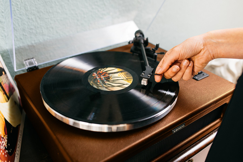 Lenco LS-430BN Turntable With Built-In Speakers Brown